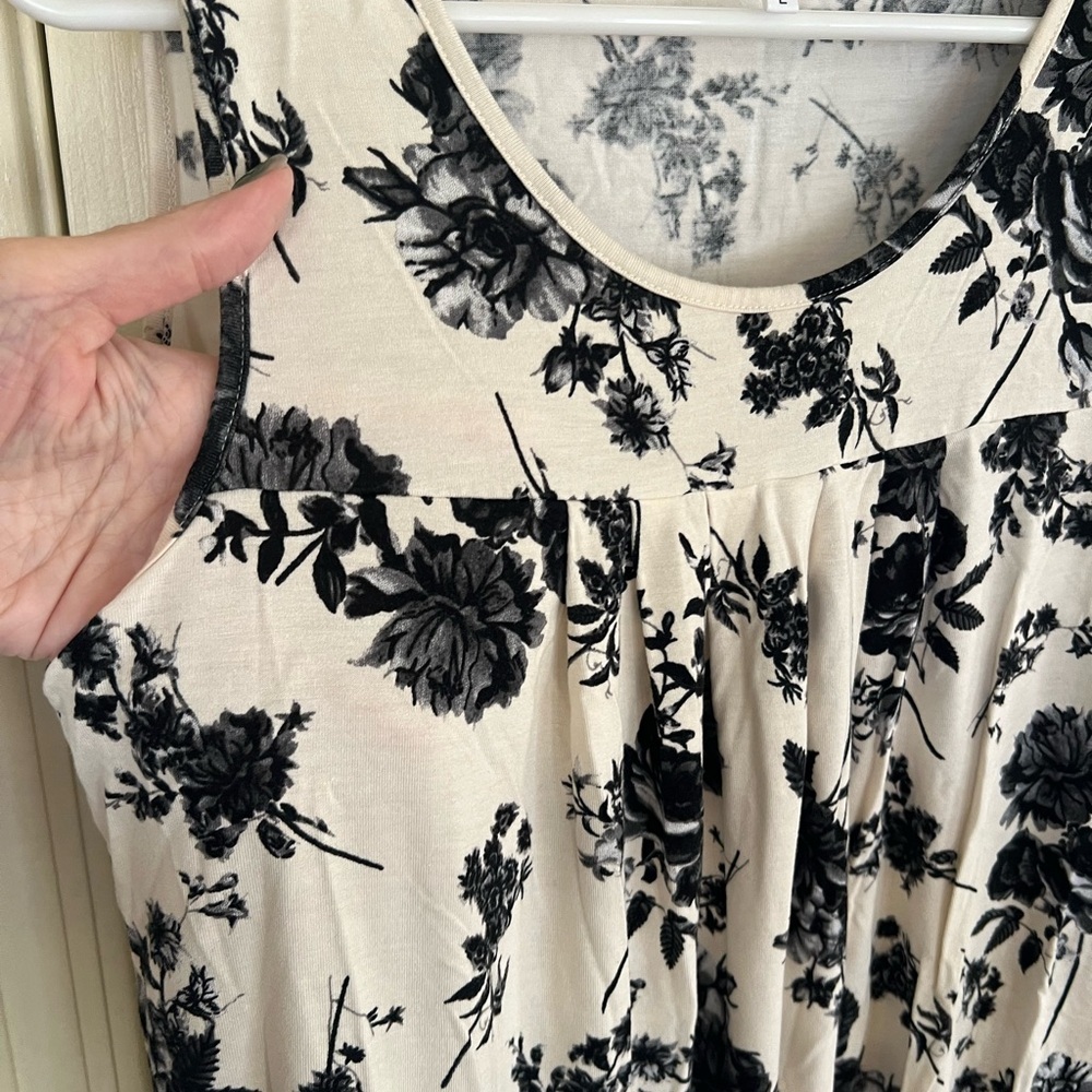Women’s Floral Lounge Set Pajama Set Tank & Pants Black Cream Rayon Size L - Picture 4 of 9